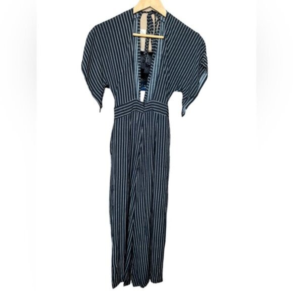 𝅺NWT Faithfull The Brand Pinstripe Black‎ & White Cedric Jumpsuit Women Sz 4 - Picture 4 of 8